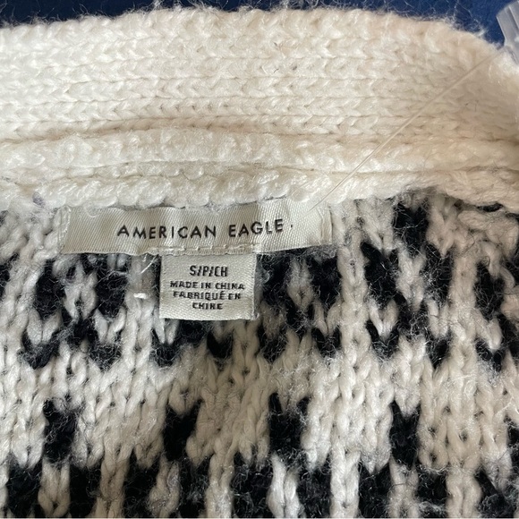 American Eagle Cropped Fair Isle Cardigan Sweater Women Size Small Casual Soft - Picture 3 of 10